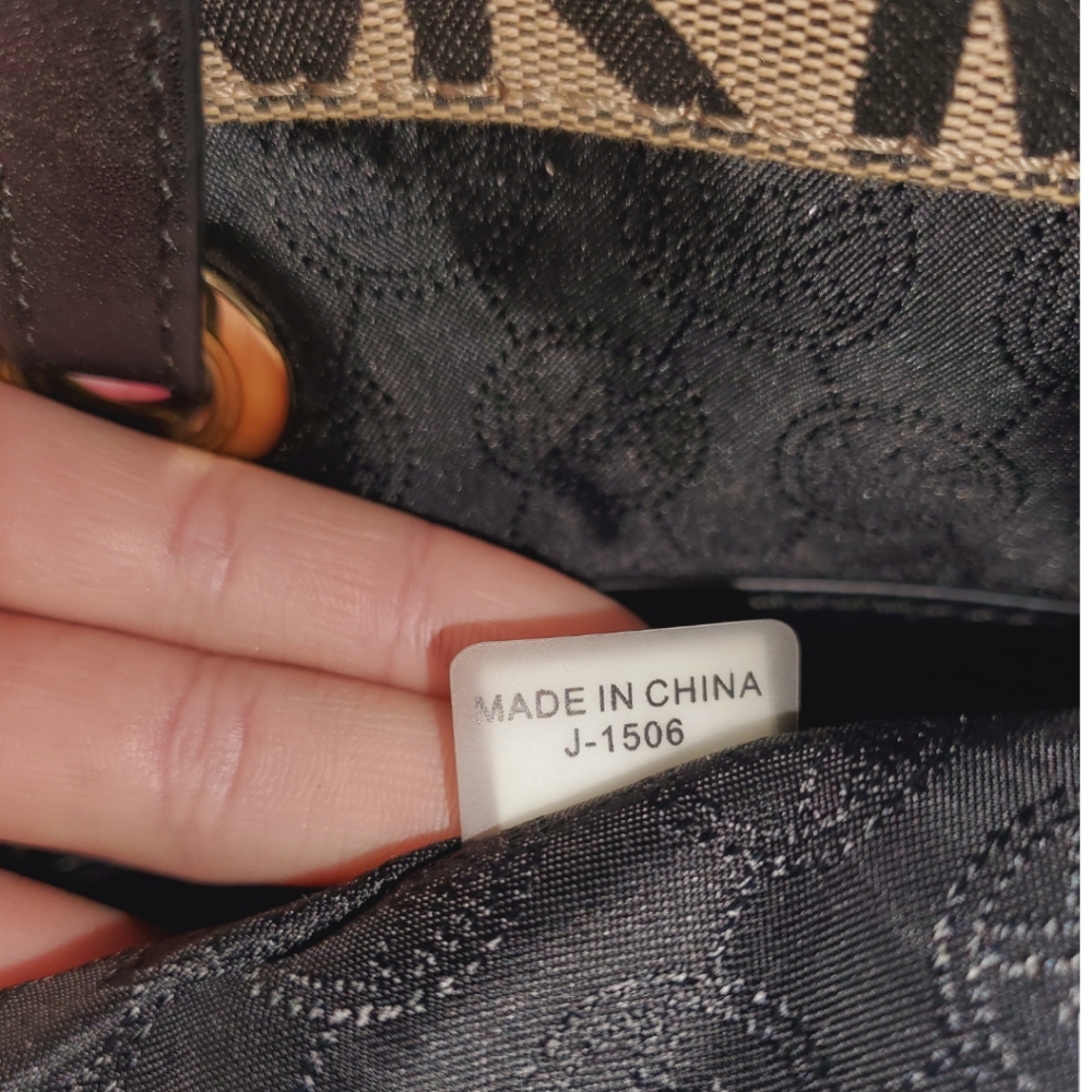 MK Purse! - Picture 6 of 9